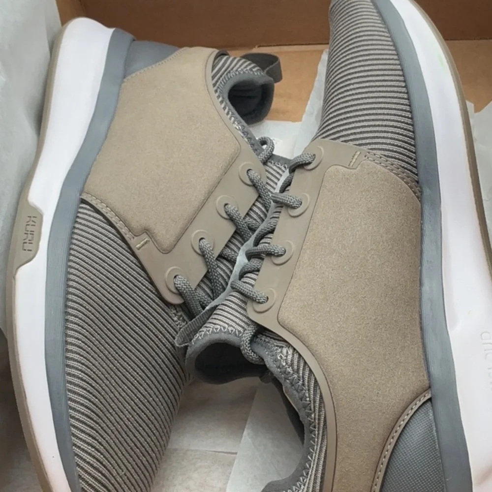 KURU stylish sneakers